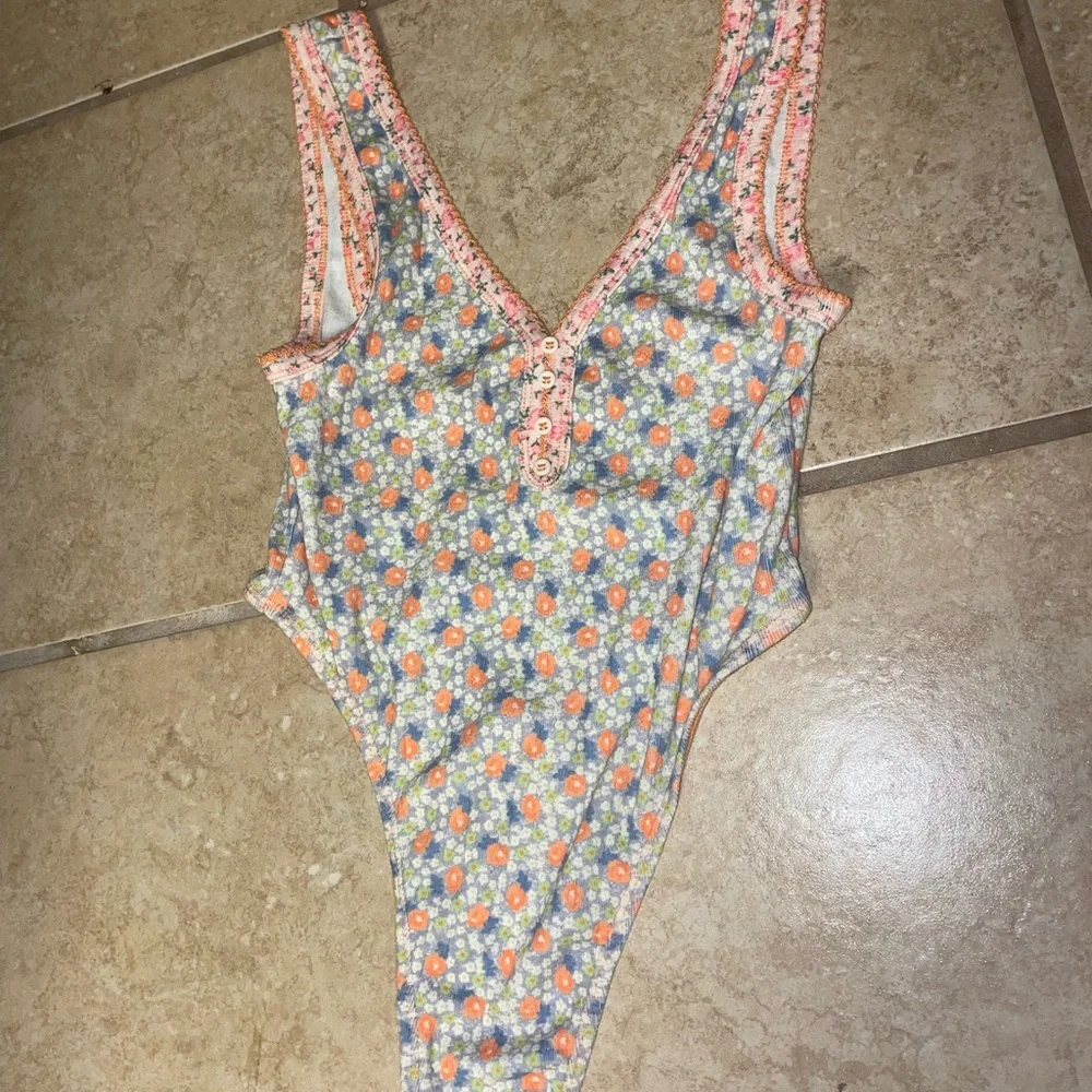 Out from Under Floral Print Bodysuit - Picture 3 of 6